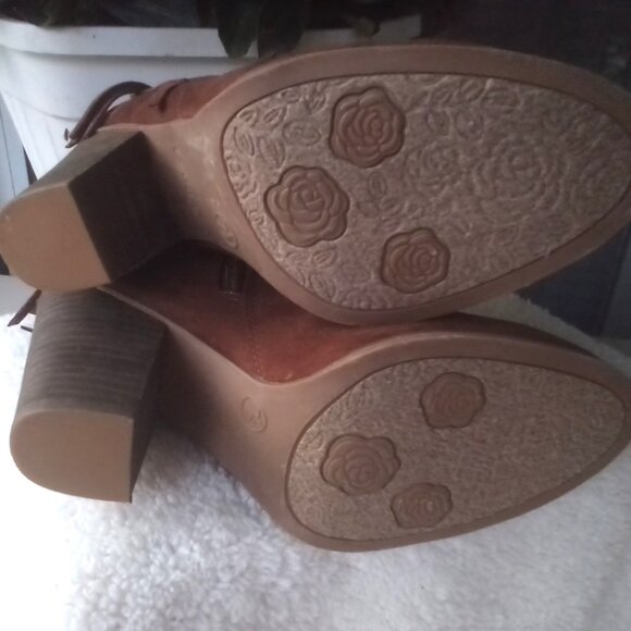 👢Carlos Santana Brown Suede Ankle Bootie w/Fringe Size: 7.5 NWOT - Picture 4 of 5